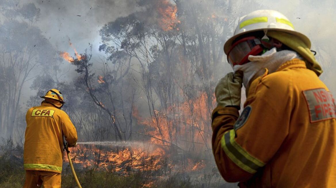 Αυστραλία: Οι πυροσβέστες ένωσαν δύο εστίες πυρκαγιάς για τις θέσουν υπό έλεγχο